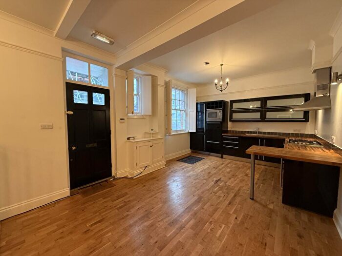 2 Bedroom Duplex To Rent In West St. Helen Street, Abingdon, Oxfordshire, OX14