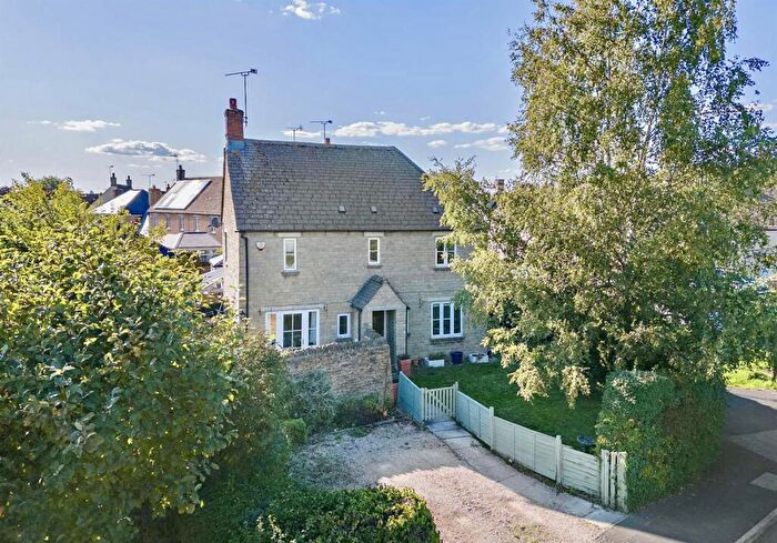 3 Bedroom End Of Terrace House For Sale In Century Close, Cirencester, GL7