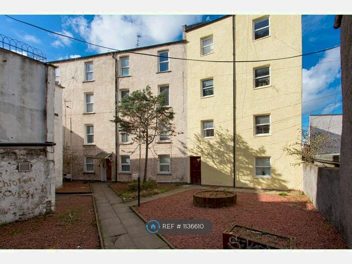 2 Bedroom Flat To Rent In Leith Walk, Edinburgh, EH6