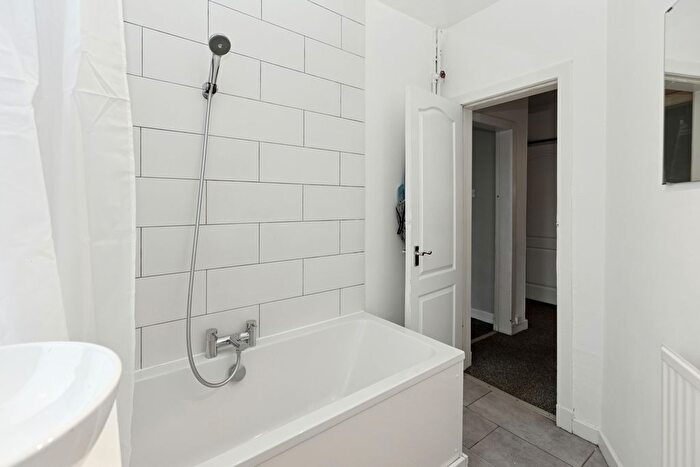 2 Bedroom Flat For Sale In /, Dumbarton Road, Scotstoun, G14