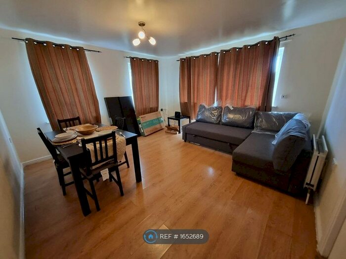 2 Bedroom Flat To Rent In Review Lodge, Dagenham, London, RM10