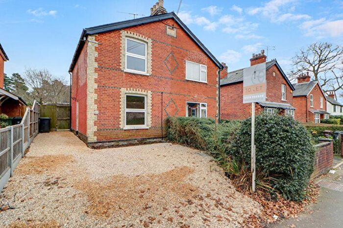 2 Bedroom Cottage To Rent In Chertsey Road, Windlesham, GU20