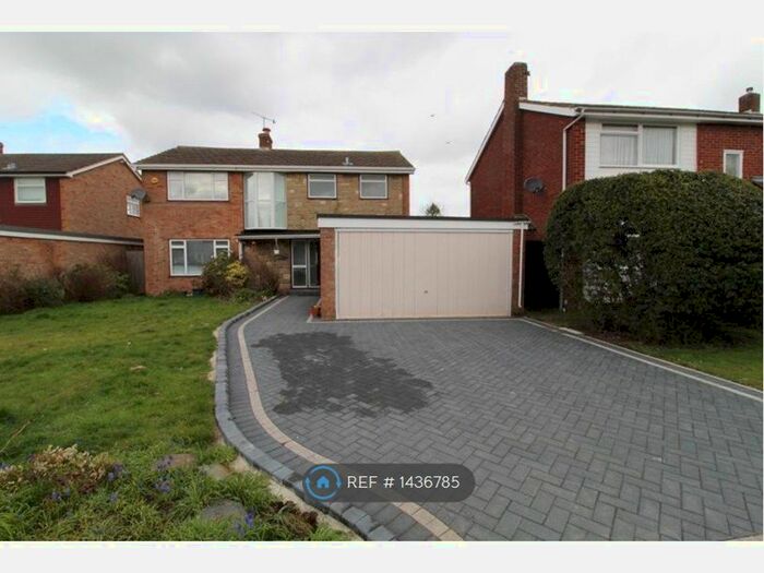 4 Bedroom Detached House To Rent In Woodfield Drive, Hemel Hempstead, HP3