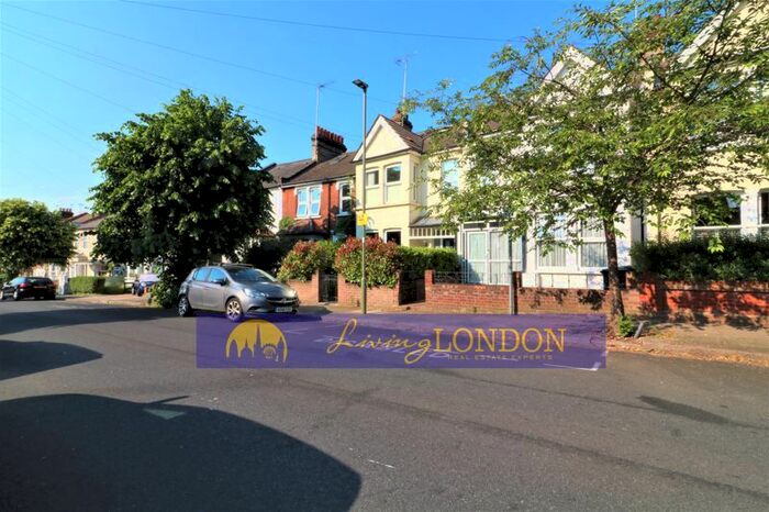 4 Bedroom End Of Terrace House To Rent In Stanford Road, London, N11