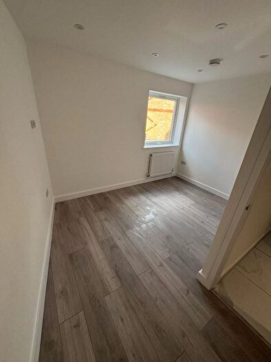 1 Bedroom Flat To Rent In High Street, Cheshunt, Waltham Cross, EN8