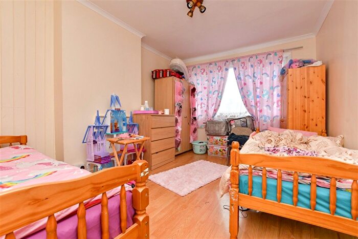 6 Bedroom Terraced House For Sale In Kilmartin Avenue, London, SW16