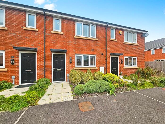 3 Bedroom Town House For Sale In Spindle Close, Stoke-on-Trent, ST6