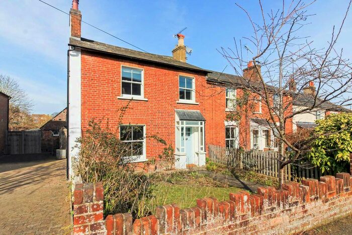 3 Bedroom End Of Terrace House To Rent In Western Road, Tring, HP23
