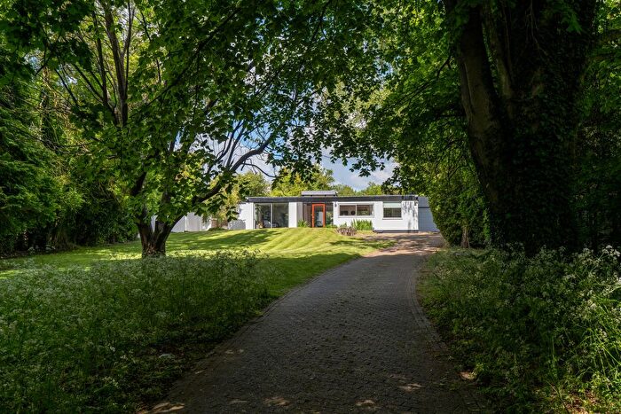 5 Bedroom Detached House For Sale In Reynards Road, Welwyn, Hertfordshire, AL6