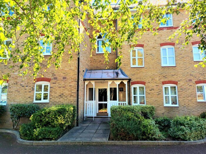 2 Bedroom Flat To Rent In Gordon Road, Enfield, London, EN2