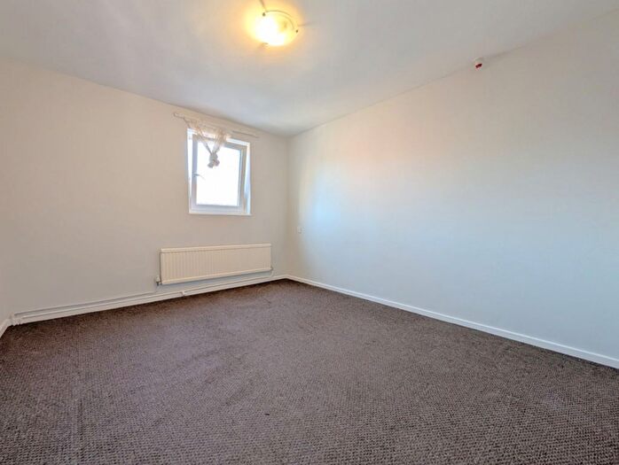 1 Bedroom Flat To Rent In Glimpsing Green, Erith, DA18