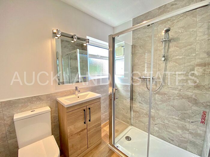 4 Bedroom Semi-detached House To Rent In Highview Gardens, Potters Bar, EN6