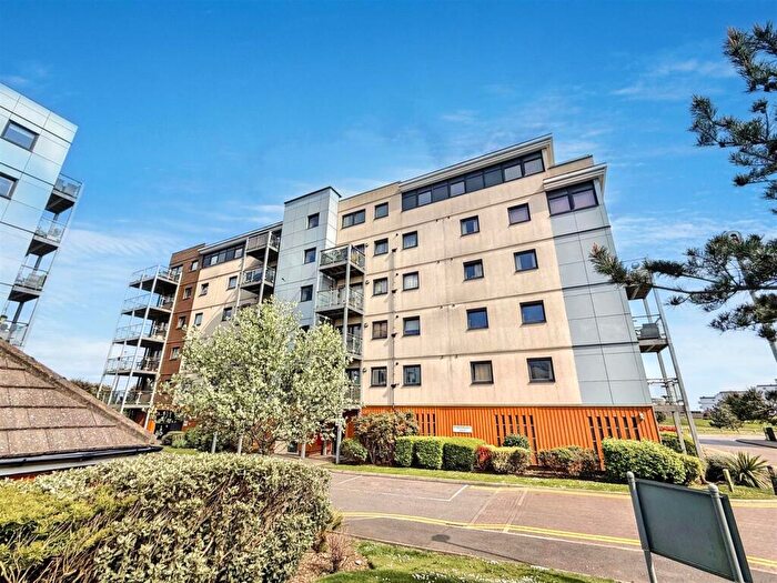 2 Bedroom Flat For Sale In Groombridge Avenue, Eastbourne, BN22