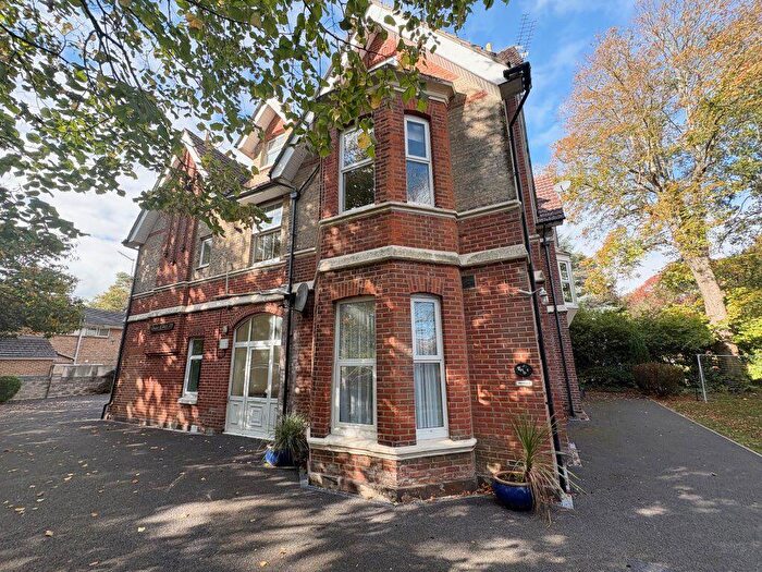 2 Bedroom Flat To Rent In Milton Road, Charminster (), P00