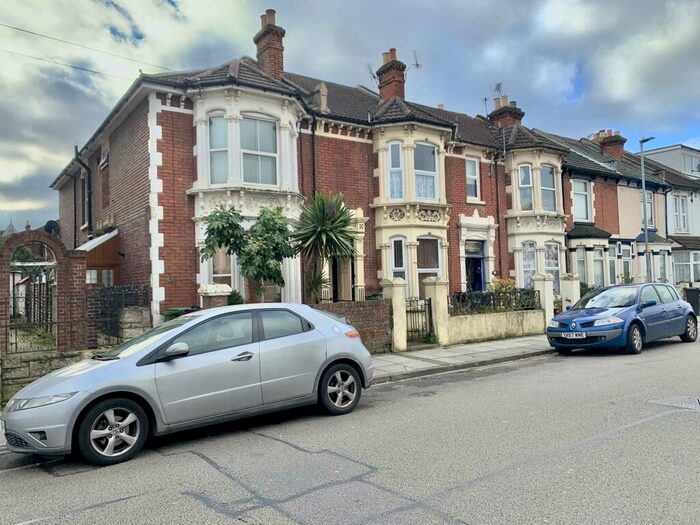 1 Bedroom Apartment To Rent In Powerscourt Road, Portsmouth, PO2