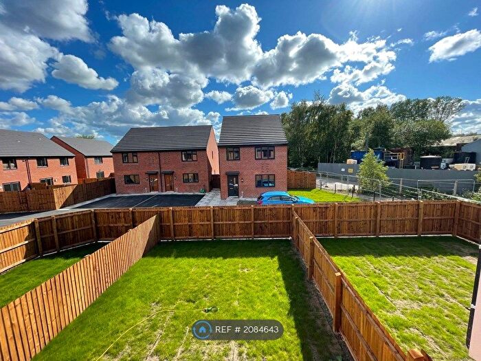 3 Bedroom Semi Detached House To Rent In Poppy Lane, Salford, M6