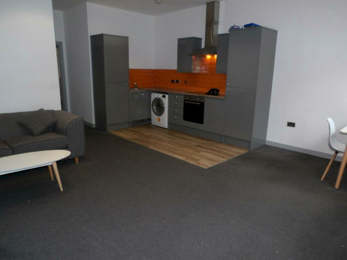 2 Bedroom House To Rent In Newspaper House, BB1