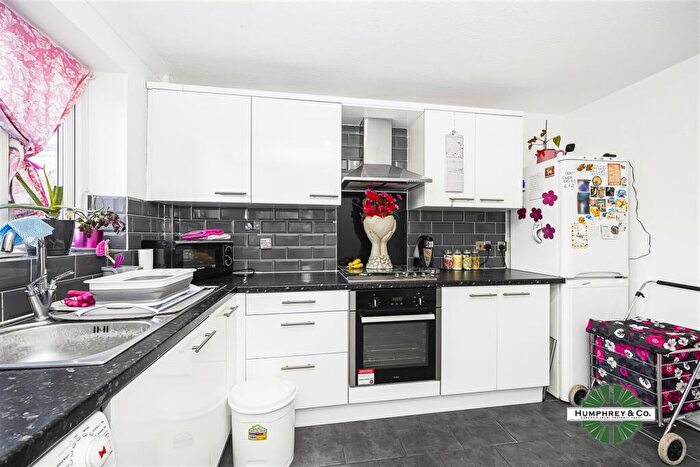 2 Bedroom House To Rent In Monkchester Close, Loughton, IG10