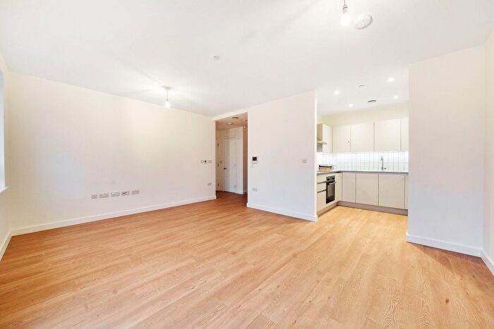 1 Bedroom Flat To Rent In Mast Street, Barking, IG11
