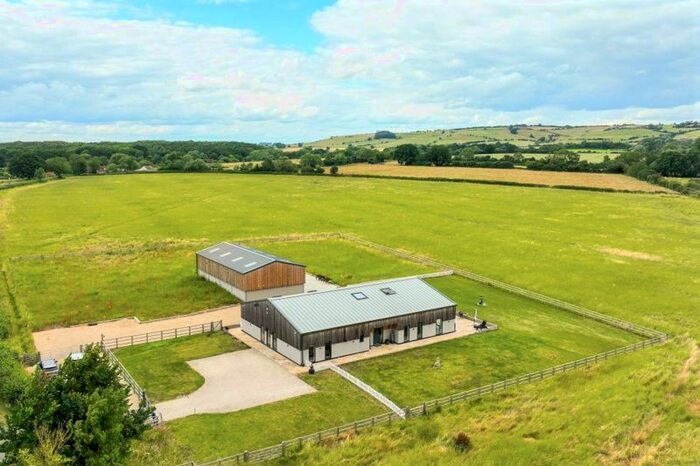 5 Bedroom Detached House For Sale In Bicester Road, Oakley, Aylesbury, HP18