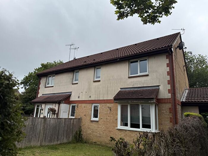 1 Bedroom Terraced House To Rent In Stepney Close, Crawley, RH10