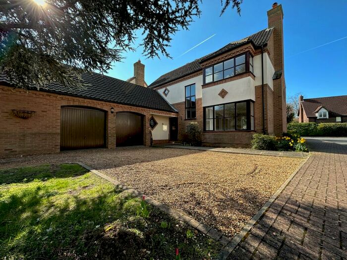 4 Bedroom Detached House To Rent In Hobby Close, Huntingdon, PE29