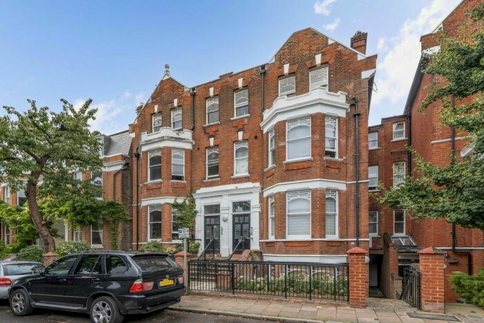 1 Bedroom Flat To Rent In Old Palace Lane, Richmond, TW9