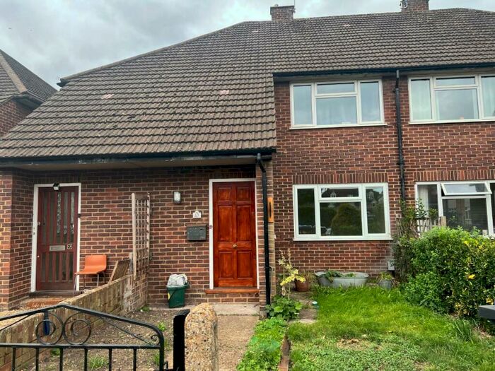 2 Bedroom Maisonette To Rent In Ferney Road, Byfleet, West Byfleet, KT14