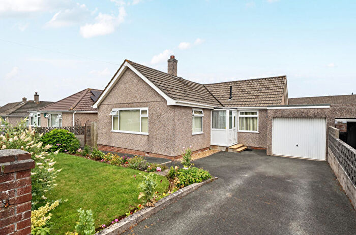 3 Bedroom Bungalow For Sale In Easterdown Close, Plymouth, Devon, PL9