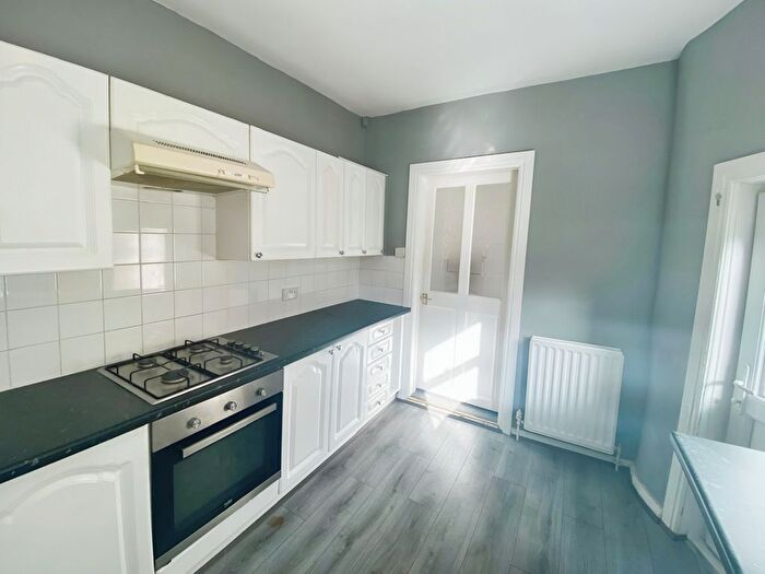 2 Bedroom Flat To Rent In Readhead Avenue, South Shields, Tyne And Wear, NE33