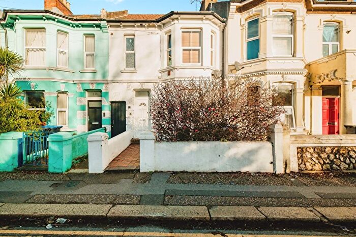 1 Bedroom Flat For Sale In Tarring Road, Worthing, BN11