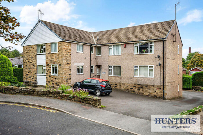 2 Bedroom Apartment For Sale In Rufford Avenue, Yeadon, Leeds, LS19