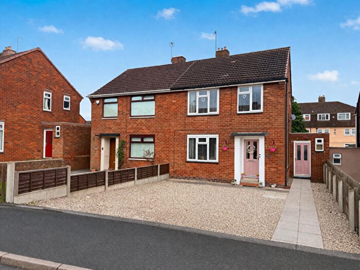 3 Bedroom Semi-Detached House For Sale In Ridgeway Road, Stourbridge, DY8