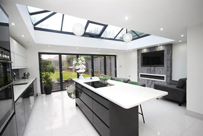 3 Bedroom Semi-Detached House For Sale In Tower Hill, Ormskirk, L39