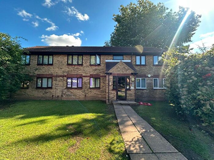 2 Bedroom Flat To Rent In Conway Gardens, Grays, Essex, RM17