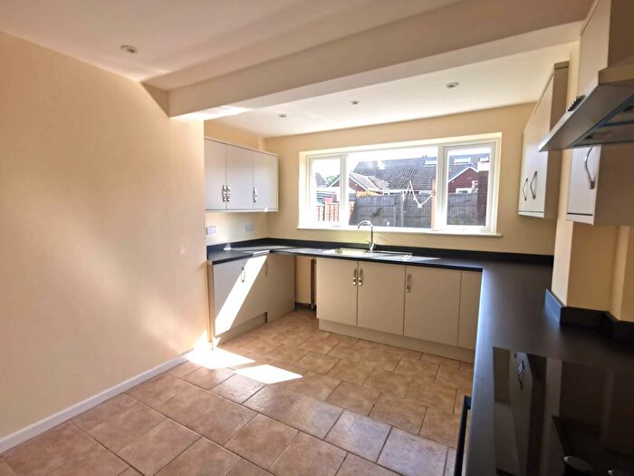 2 Bedroom Semi-Detached Bungalow For Sale In Hoghton Road Leyand, Leyland, PR25