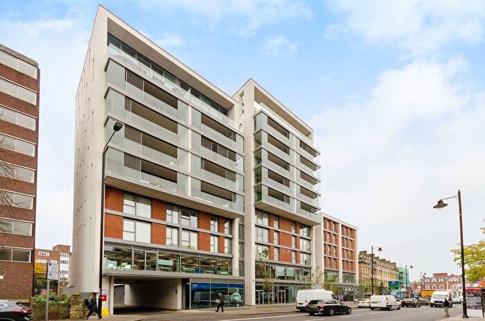 2 Bedroom Flat To Rent In Upper Richmond Road, Putney, London, SW15