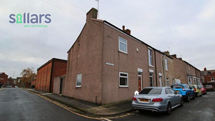 2 Bedroom End Of Terrace House For Sale In Sun Street, Darlington, DL3