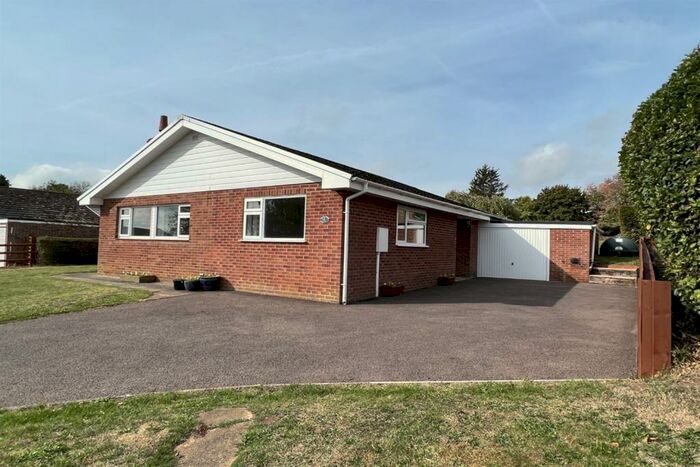 3 Bedroom Detached Bungalow To Rent In Mount Way, St. Weonards, Hereford, HR2
