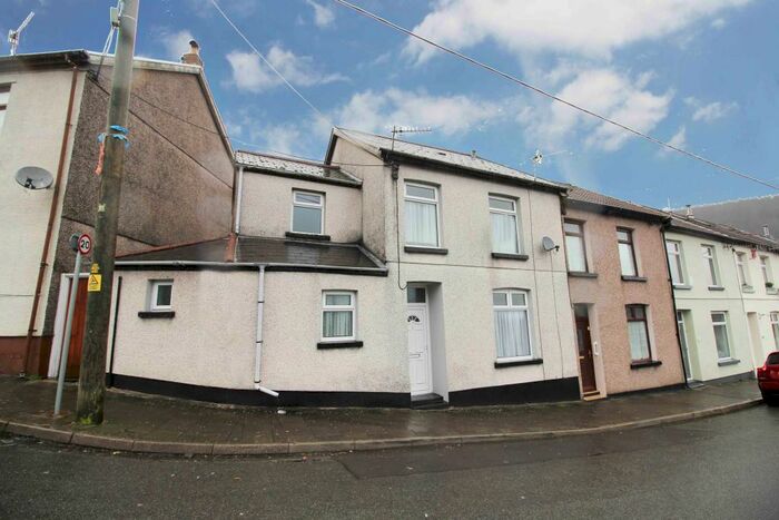 4 Bedroom End Of Terrace House To Rent In Park Street, Clydach Vale, Tonypandy, CF40