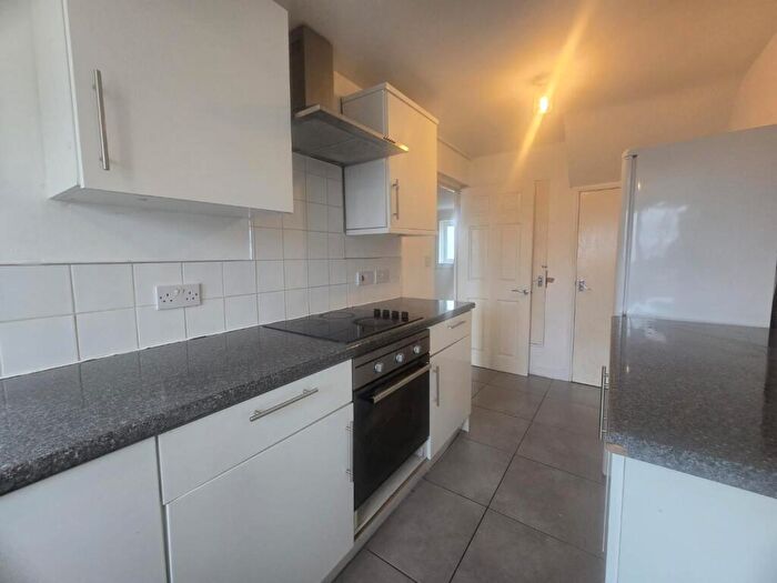 2 Bedroom Flat To Rent In Brett House, Coopers Walk, EN8