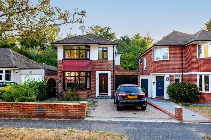 3 Bedroom Detached House For Sale In Holmwood Avenue, South Croydon, CR2