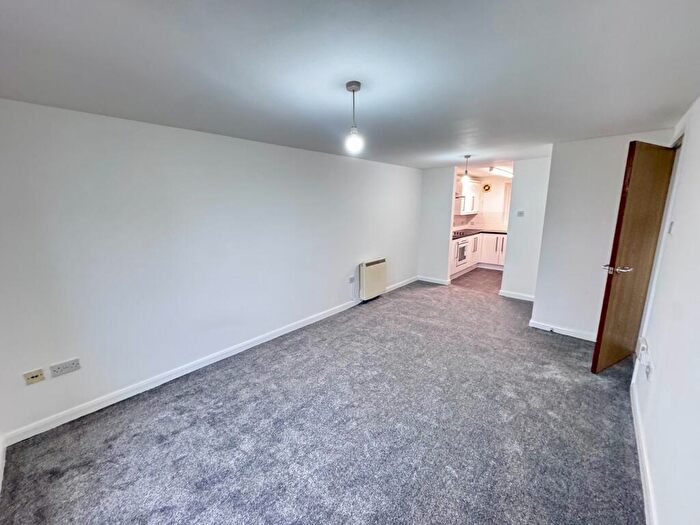 1 Bedroom Flat To Rent In Trivett Square, Nottingham, NG1