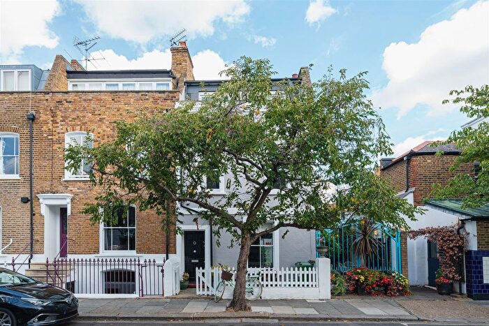 4 Bedroom Terraced House For Sale In Irving Road, London, W14