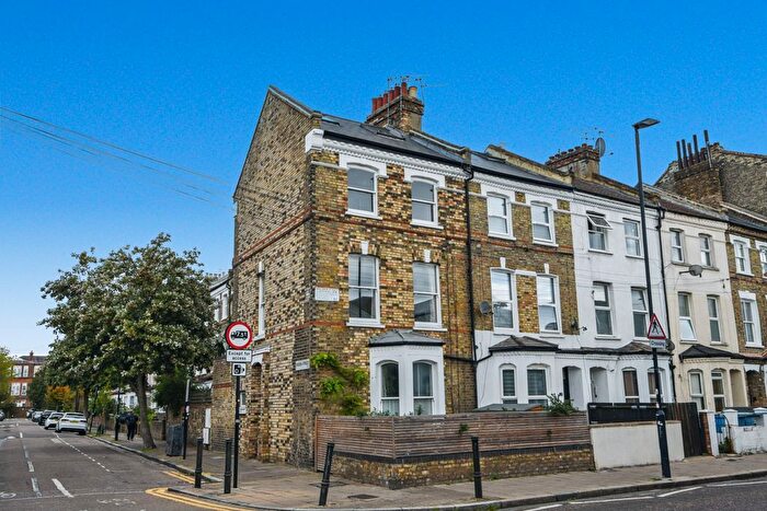 1 Bedroom Flat For Sale In Hertslet Road, Holloway, London, N7