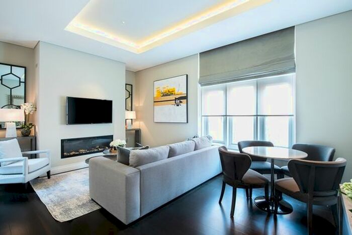 2 Bedroom Flat To Rent In Green Street, London, W1K