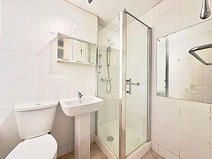 2 Bedroom Bungalow To Rent In Itchen Close, Bedford, MK41