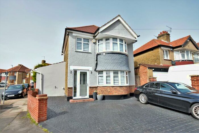 3 Bedroom Detached House To Rent In Okehampton Crescent, Welling, DA16