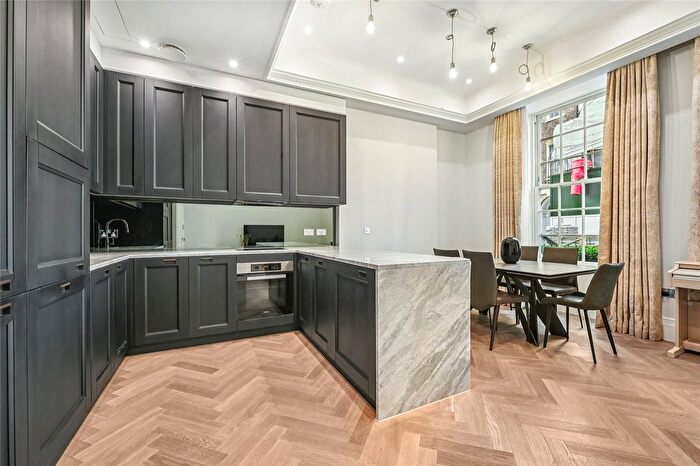 2 Bedroom Flat To Rent In Old Queen Street, Westminster, London, SW1H