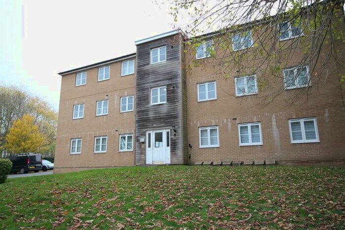 2 Bedroom Flat To Rent In College Way, Filton, Bristol, BS34